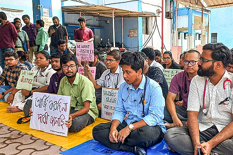 Junior doctors and students protest in Siliguri